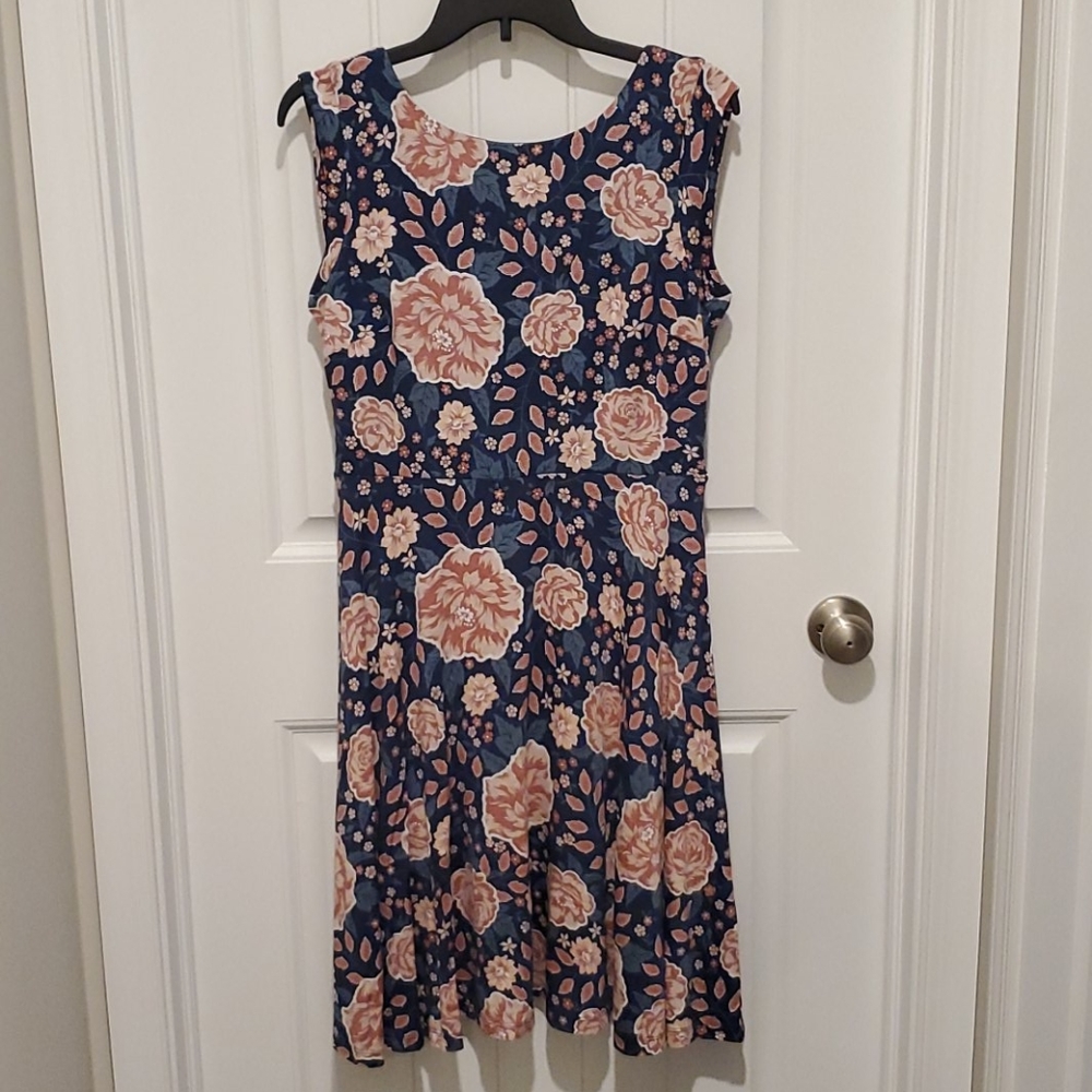 Women's LOFT outlet dress size M